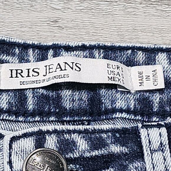 Iris Aztec Southwest Style Blue Denim Shorts Small - Picture 6 of 8